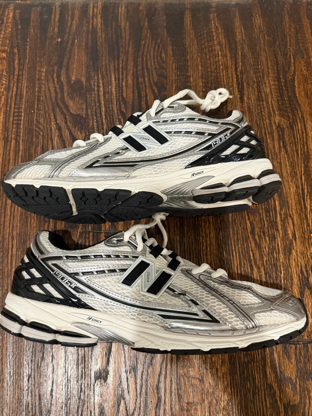 New Balance 1906R - Silver metallic Black Athletic Sneakers Size 12M/13.5W - Picture 9 of 10